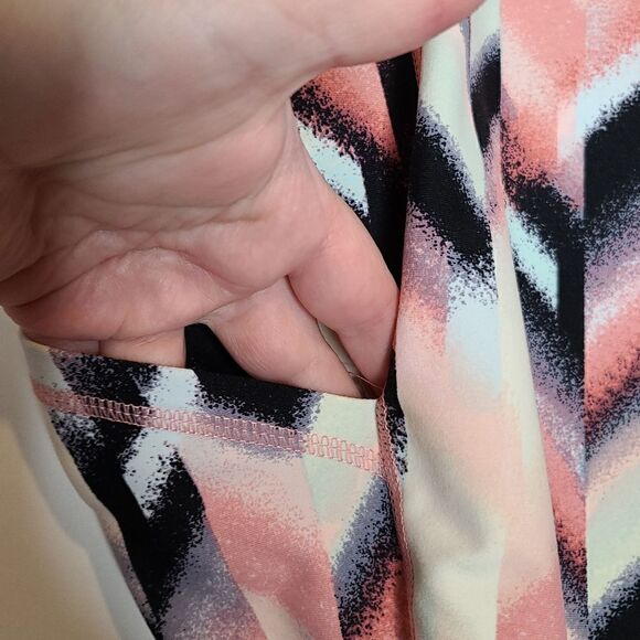 5X 28W Torrid Active Pink Legging High Waist Arrow Full Length Smoothing Pockets - Picture 4 of 8